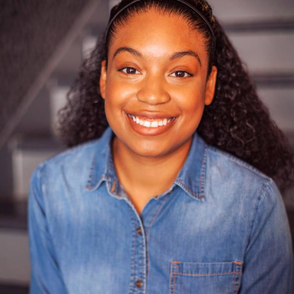 Meet your Posher, Kamari